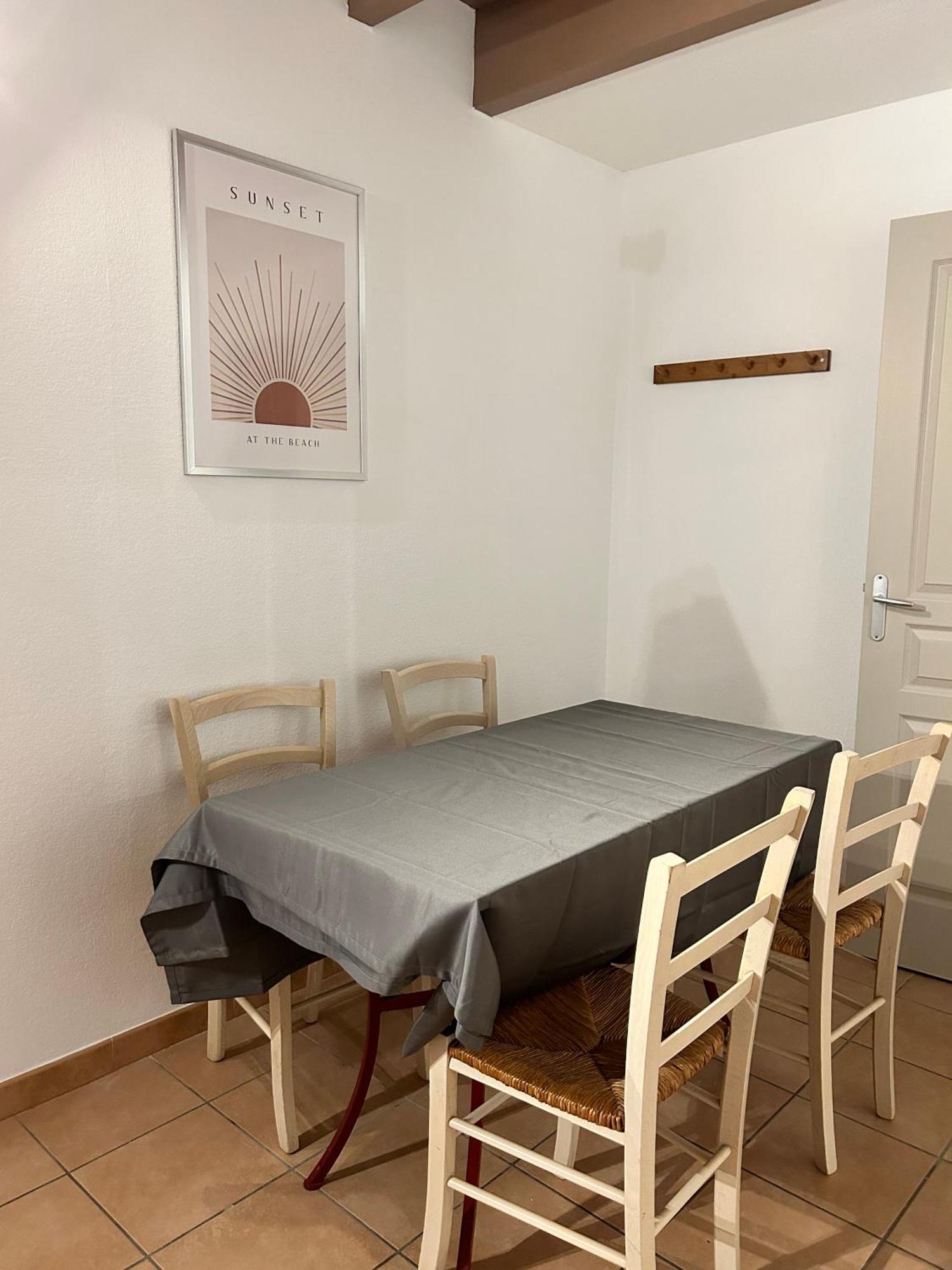Hotel Restaurant Les Jasses De Camargue แกลลาเกอ-เลอ-มองต์เทอร์ ภายนอก รูปภาพ