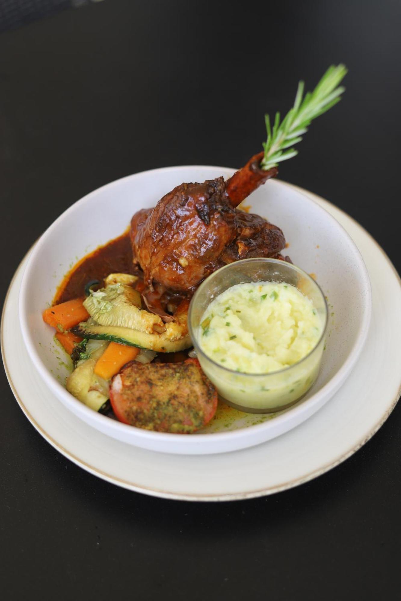 Hotel Restaurant Les Jasses De Camargue แกลลาเกอ-เลอ-มองต์เทอร์ ภายนอก รูปภาพ