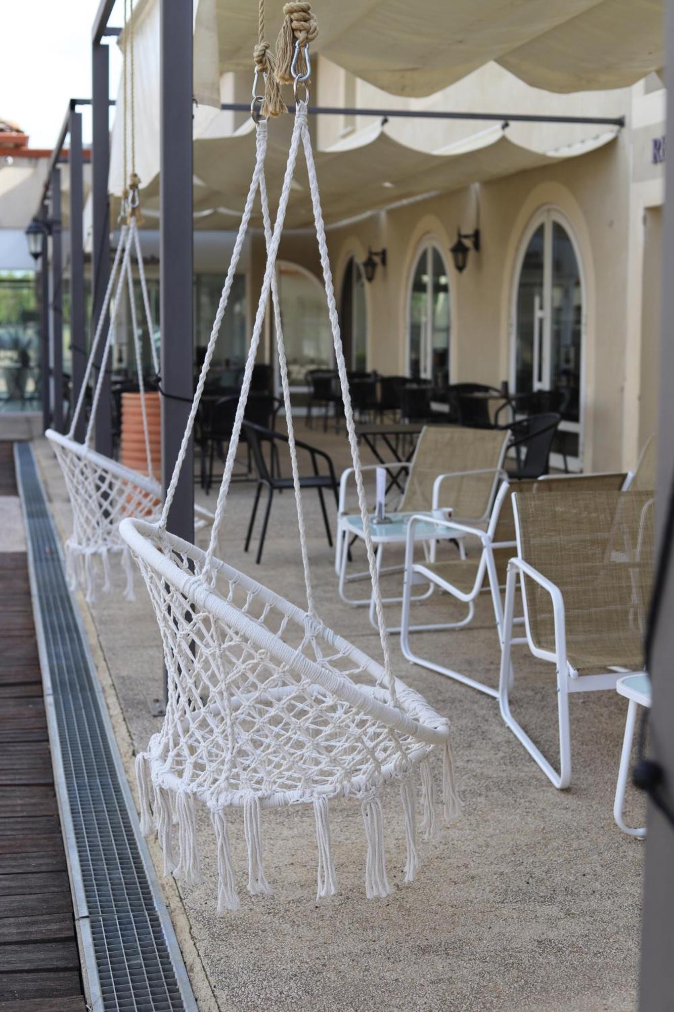 Hotel Restaurant Les Jasses De Camargue แกลลาเกอ-เลอ-มองต์เทอร์ ภายนอก รูปภาพ