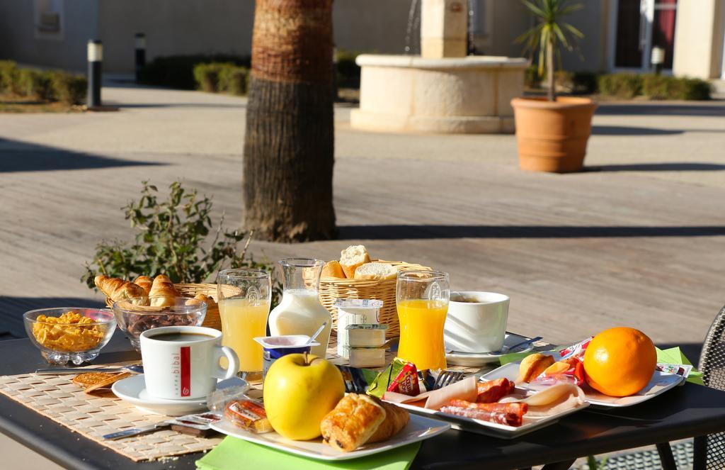 Hotel Restaurant Les Jasses De Camargue แกลลาเกอ-เลอ-มองต์เทอร์ ห้อง รูปภาพ